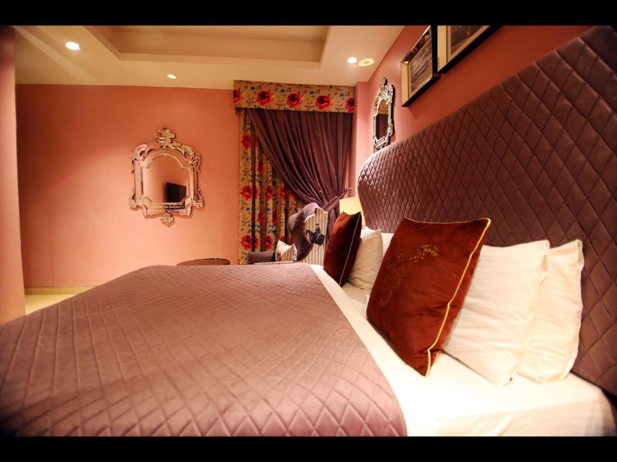 Ivy House Bed & Breakfast Делхи Екстериор снимка