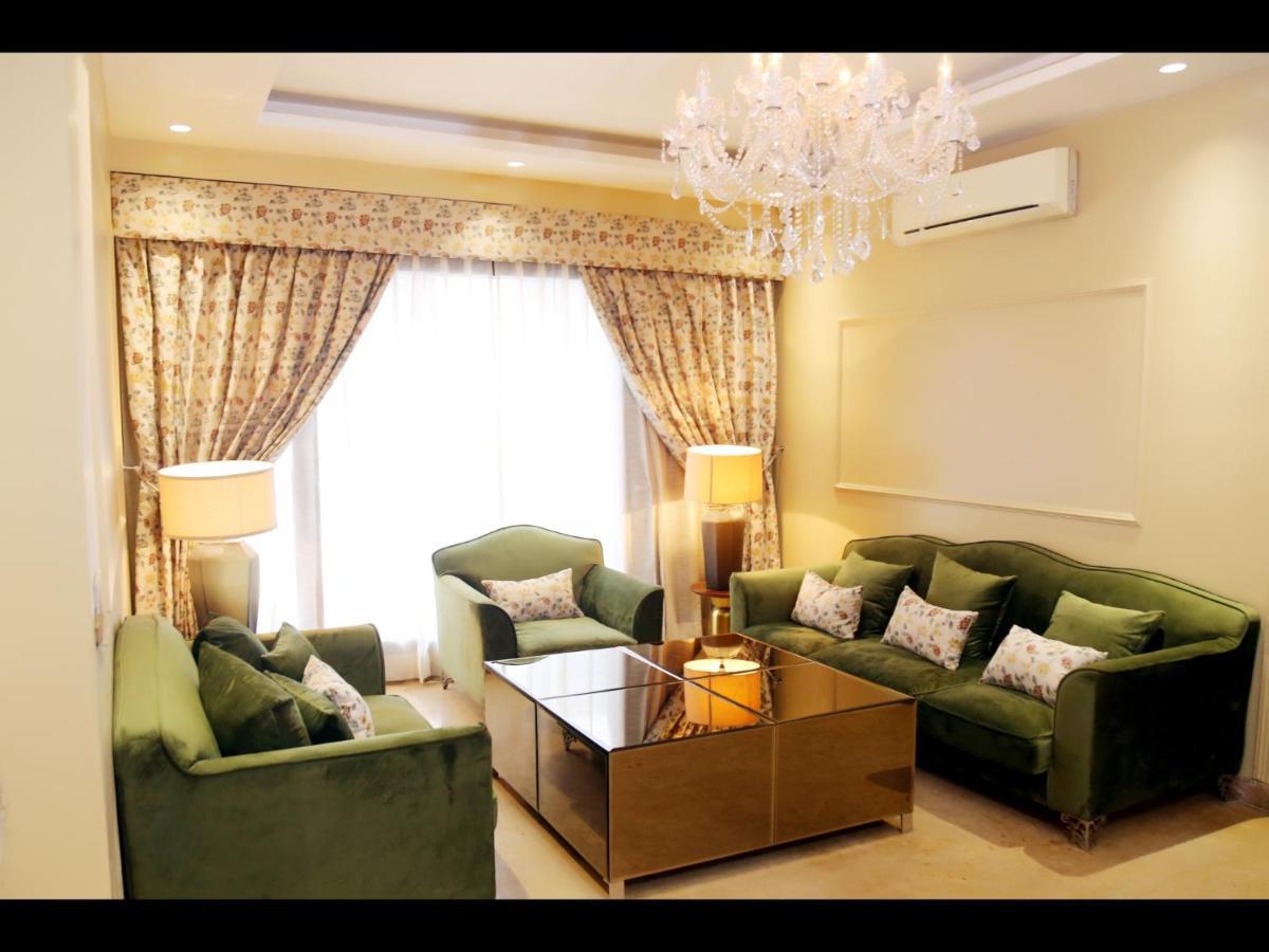 Ivy House Bed & Breakfast Делхи Екстериор снимка